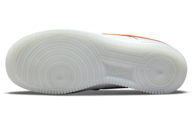 Женские кроссовки Nike Air Force 1 07 se "first use" (бежевые) — фото 6