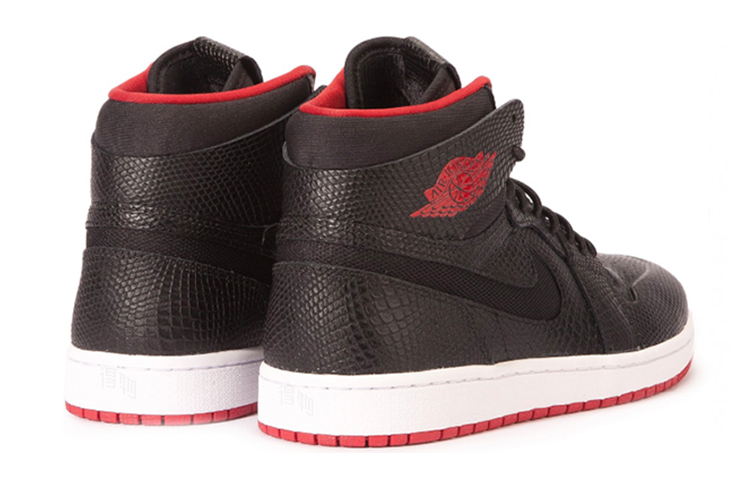 Мужские кроссовки Jordan Air Jordan 1 Retro Nouveau Snakeskin (черно-красные) — фото 3