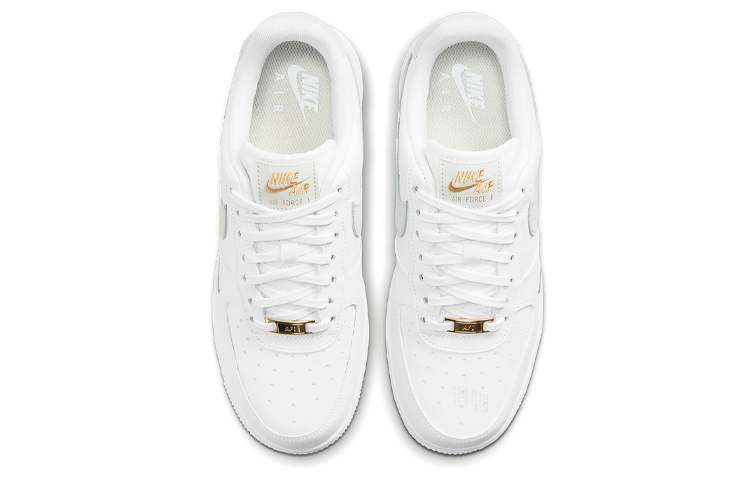 Женские кроссовки Nike Nike Air Force 1 07 essential (бело-серо-золотые) — фото 4