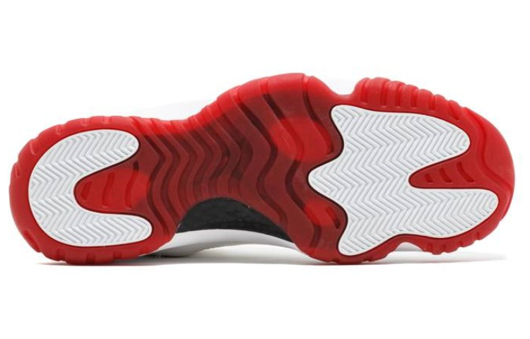 Мужские кроссовки Jordan Air Jordan 11 Retro Low White Red (2012) (бело-красно-черные) — Белый / красный / чёрный — фото 4