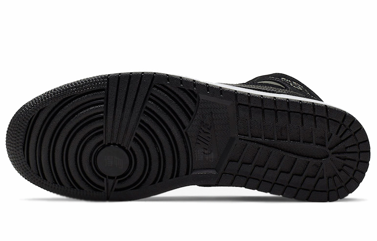 Мужские кроссовки Jordan Air Jordan 1 Mid SE (черный / серебристый / серый / белый) — Чёрный / серебристый / серый / белый — фото 4