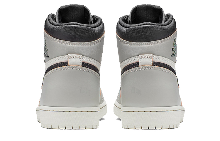 Высокие кеды Nike x Jordan Air Jordan 1 Retro High Light Bone (бело-черный) — фото 3