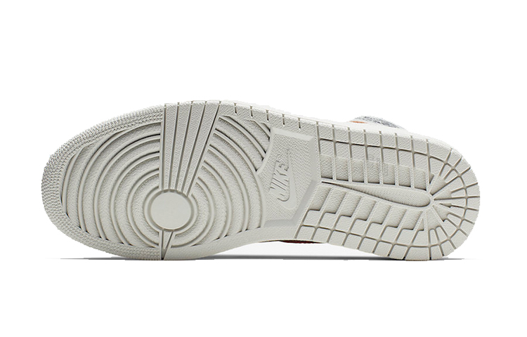 Высокие кеды Nike x Jordan Air Jordan 1 Retro High Light Bone (бело-черный) — фото 4