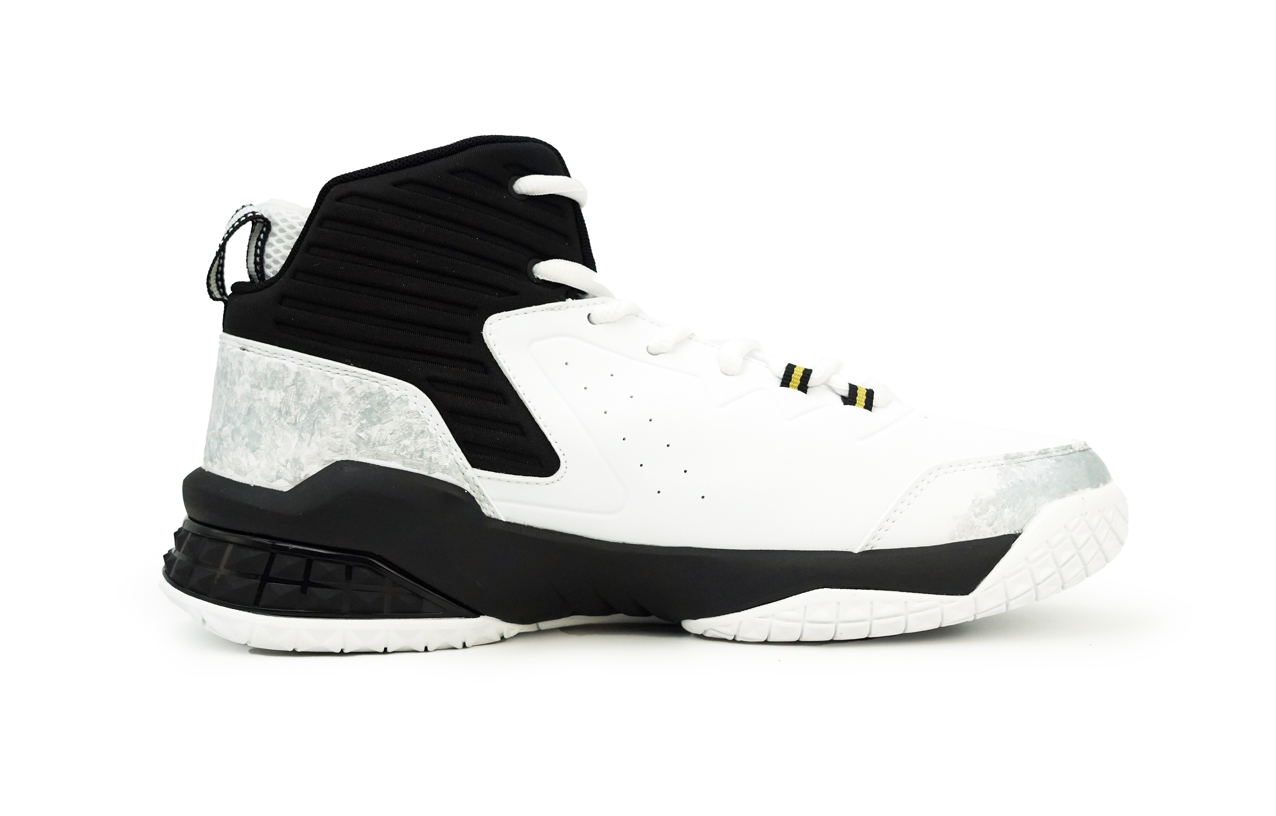 QIAODAN Grinding 1 Textile, Synthetic Leather Cushioning Slip Resistant Abrasion Resistant High top Basketball Shoes