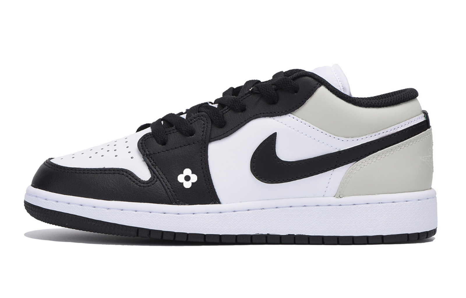Jordan Air Jordan 1 Low top Vintage Basketball Shoes Men’s Black White