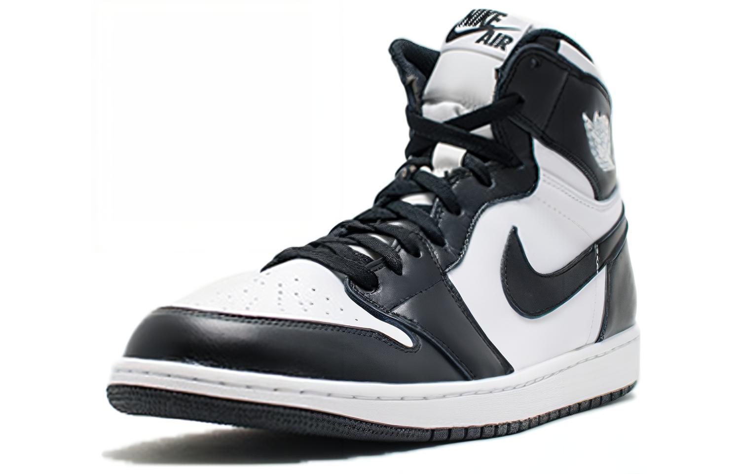 Мужские кроссовки Jordan Air Jordan 1 Retro Black White (черно-белые) — Белый / чёрный — фото 2