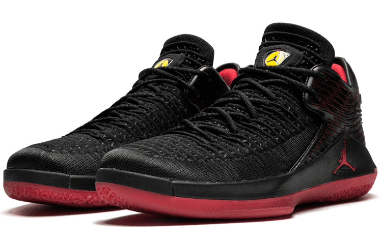 Мужские кроссовки Jordan Air Jordan 32 Low Last Shot OG (черно-красные) — фото 2
