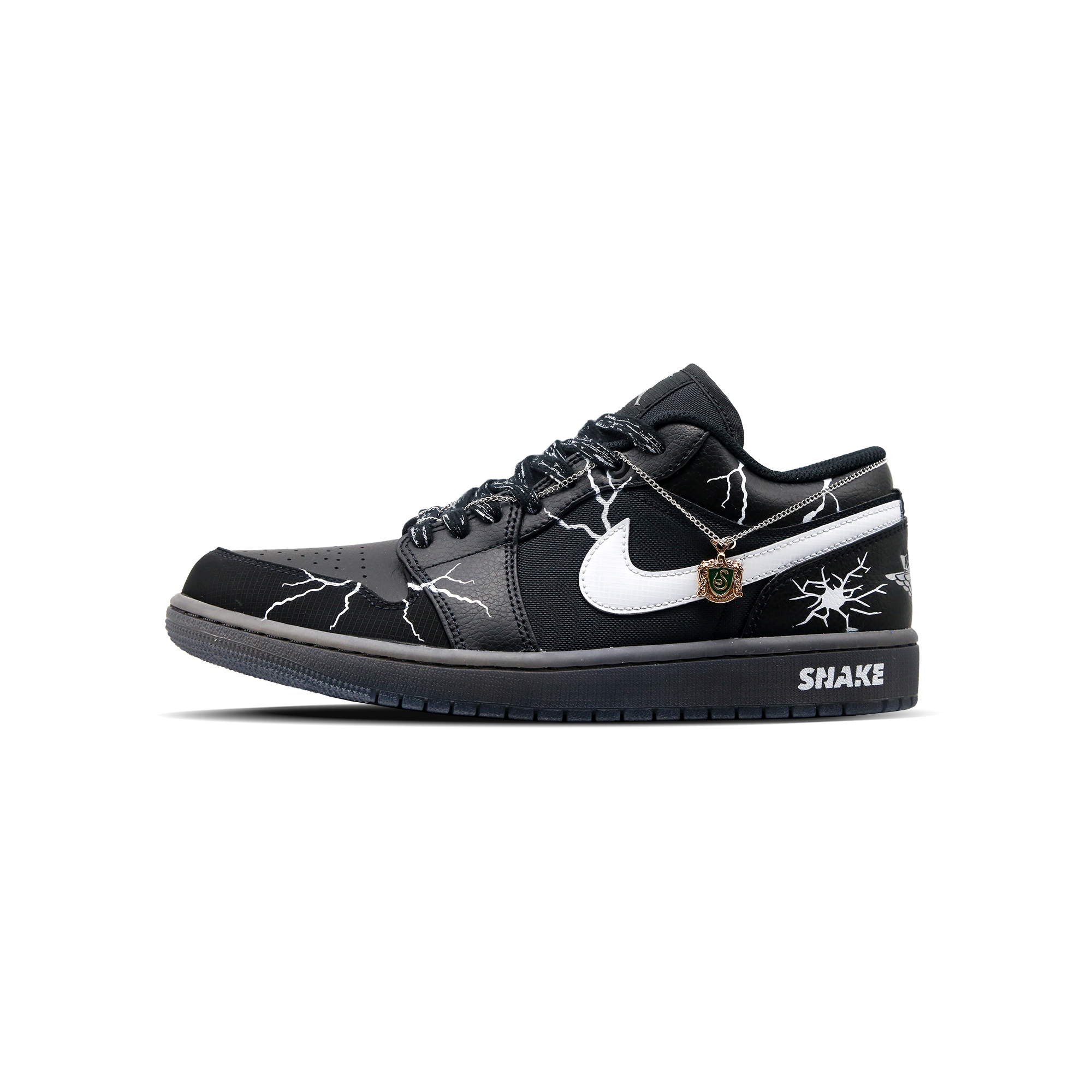 Jordan Air Jordan 1 Slip Resistant Abrasion Resistant Low top Vintage Basketball Shoes Unisex Black White