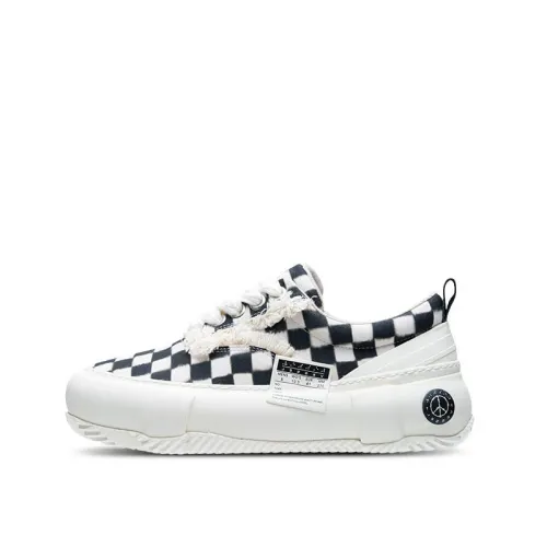 VESSEL Height Increasing Low top Canvas Shoes Unisex Black White