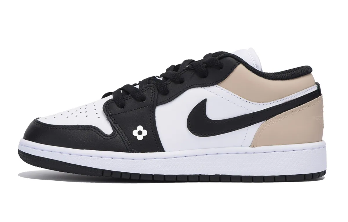 Jordan Air Jordan 1 Urban Chic Style Slip Resistant Low top Vintage Basketball Shoes Men's White