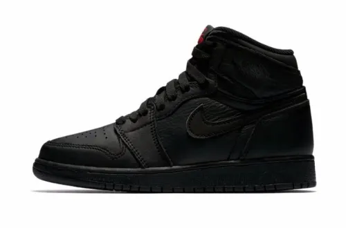 JORDAN 1 Retro High OG Essentials Black GS
