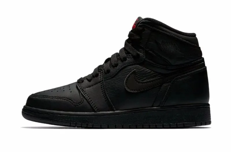 JORDAN 1 Retro High OG Essentials Black GS