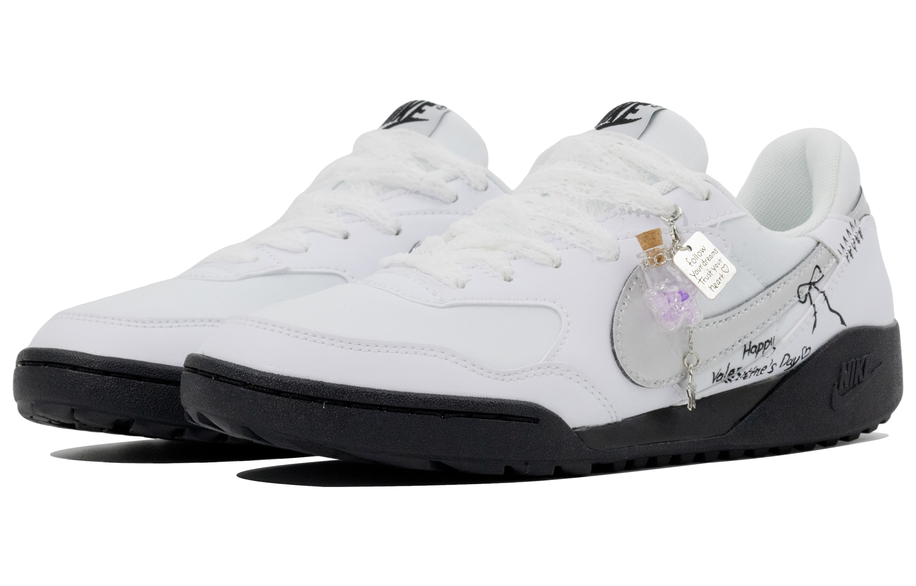 Nike Terra Manta Love Confession Moment Abrasion Resistant Low top Training Shoes Unisex Silver White