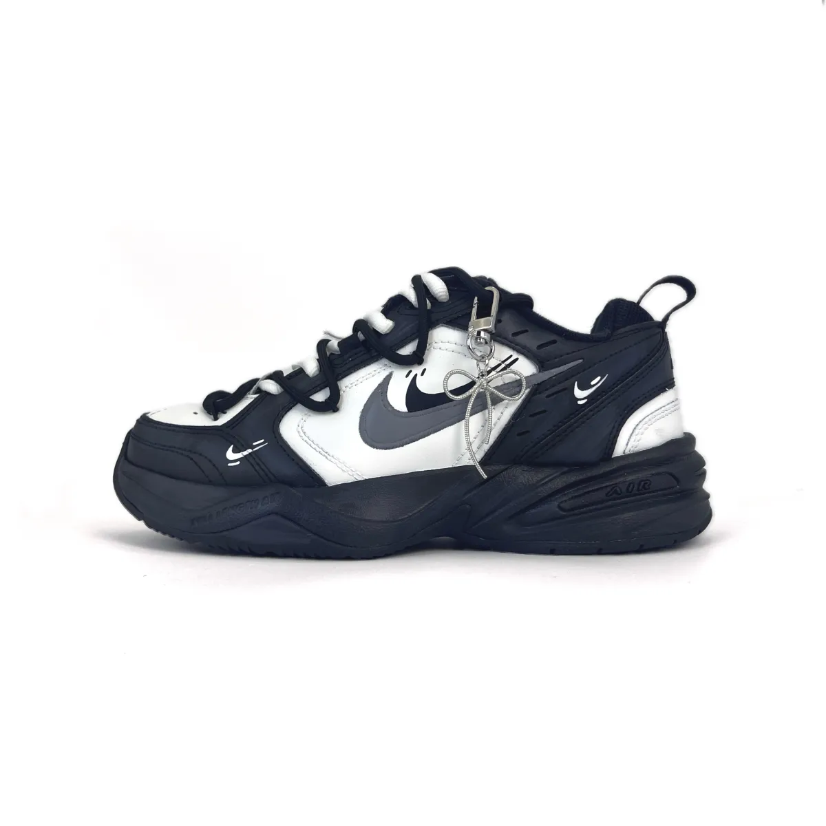 Nike Air Monarch 4 Slip Resistant, Abrasion Resistant, Lightweight Low top Chunky Sneakers Unisex Black White