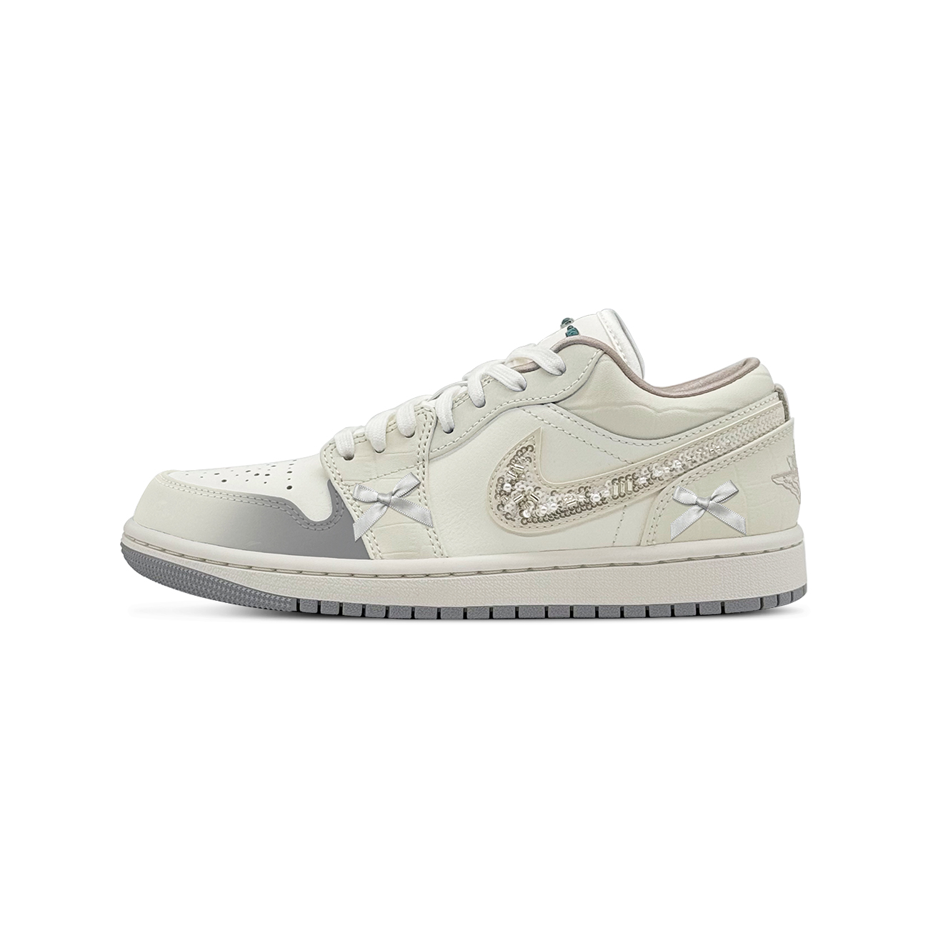 Jordan Air Jordan 1 Moonlight Silk Silver Feather Abrasion Resistant Low top Vintage Basketball Shoes Women’s