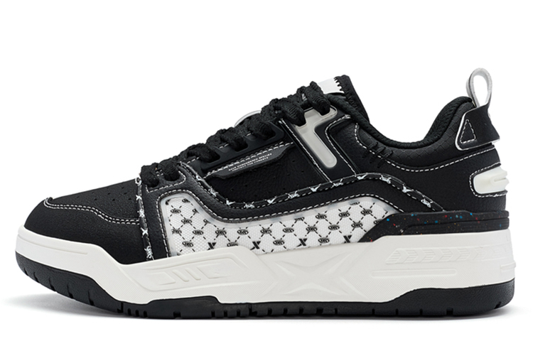 XTEP Basketball Shoes Women’s Low Top Black/Sail White