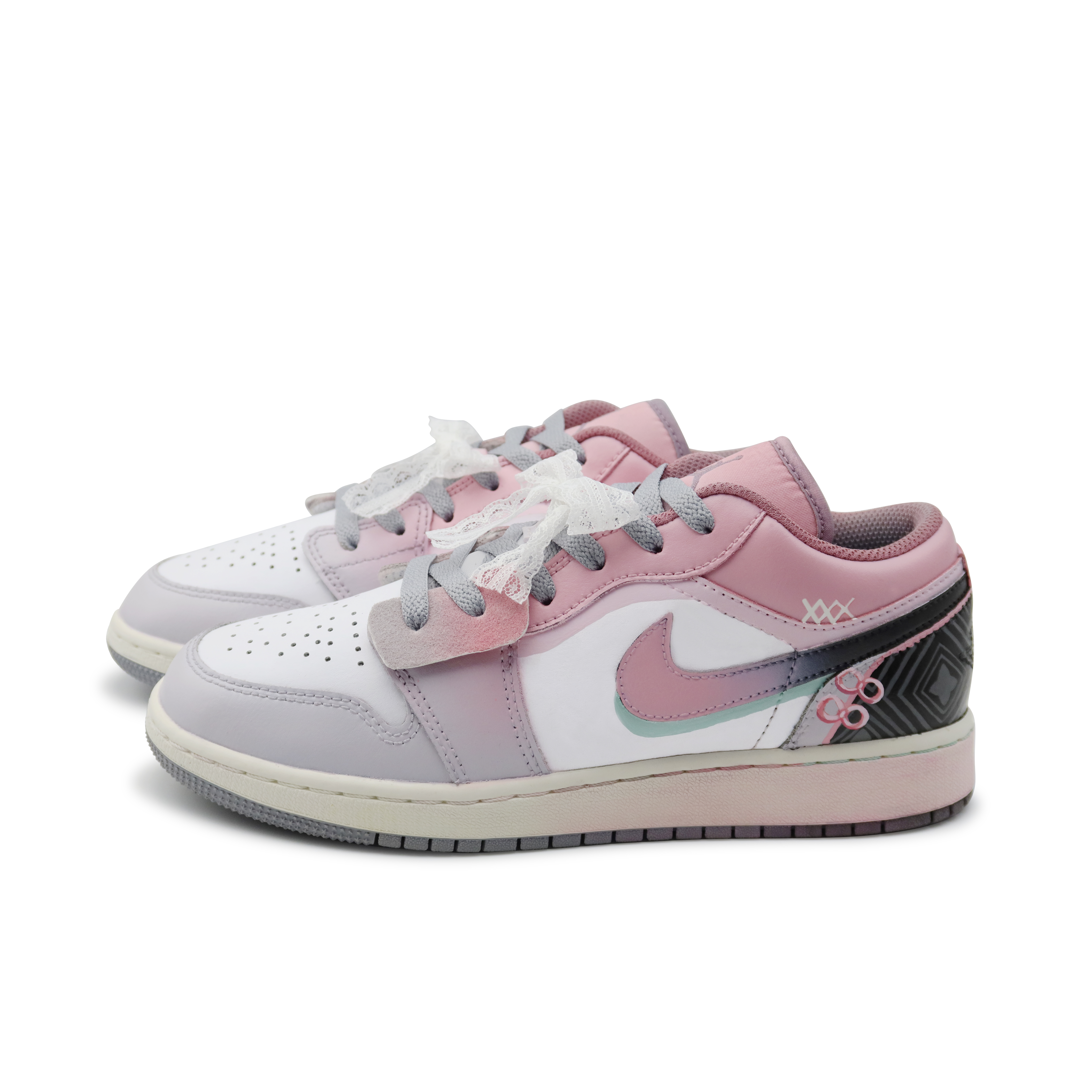 Jordan Air Jordan 1 Low Abrasion Resistant Low top Vintage Basketball Shoes GS Black White Pink