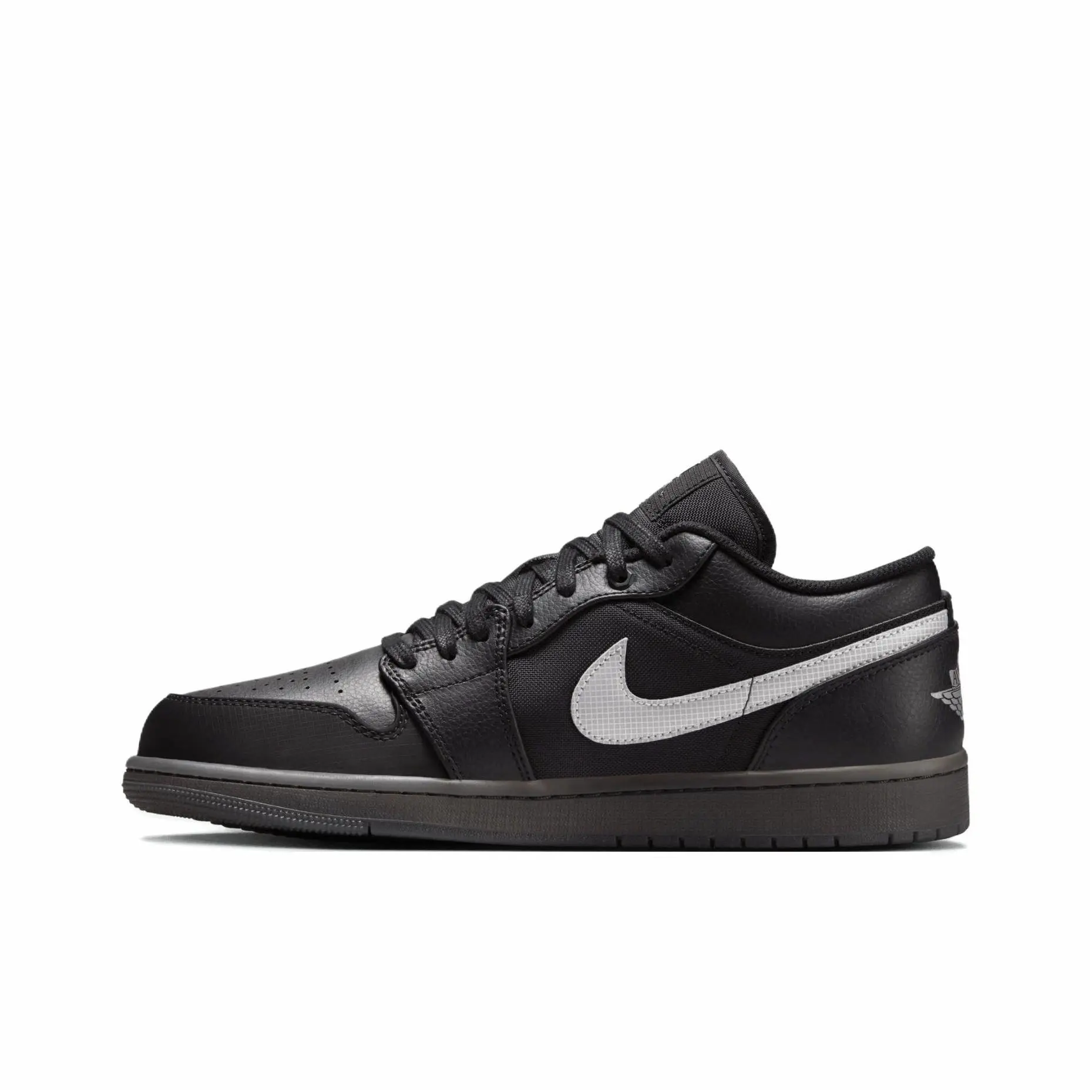 Jordan Air Jordan 1 Slip Resistant, Abrasion Resistant, Breathable Low top Basketball Shoes Unisex Black
