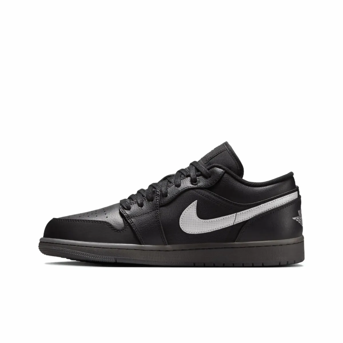 Jordan Air Jordan 1 Slip Resistant, Abrasion Resistant, Breathable Low top Basketball Shoes Unisex Black