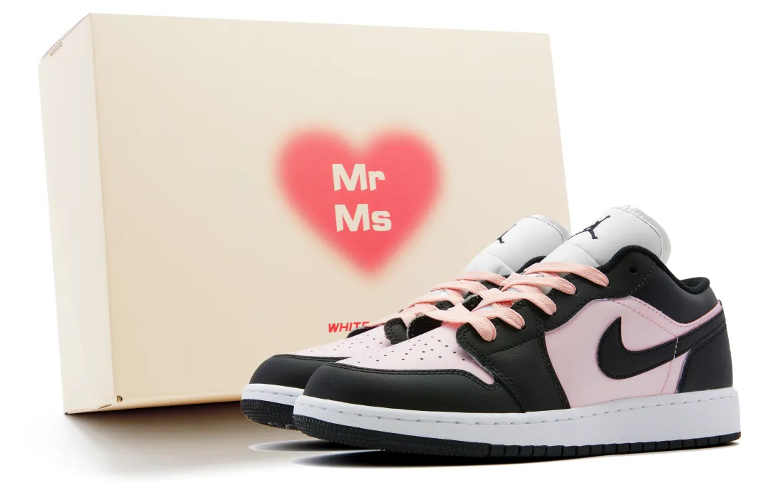 Jordan Air Jordan 1 Cushioning Slip Resistant Abrasion Resistant Low top Vintage Basketball Shoes Women's Black Pink