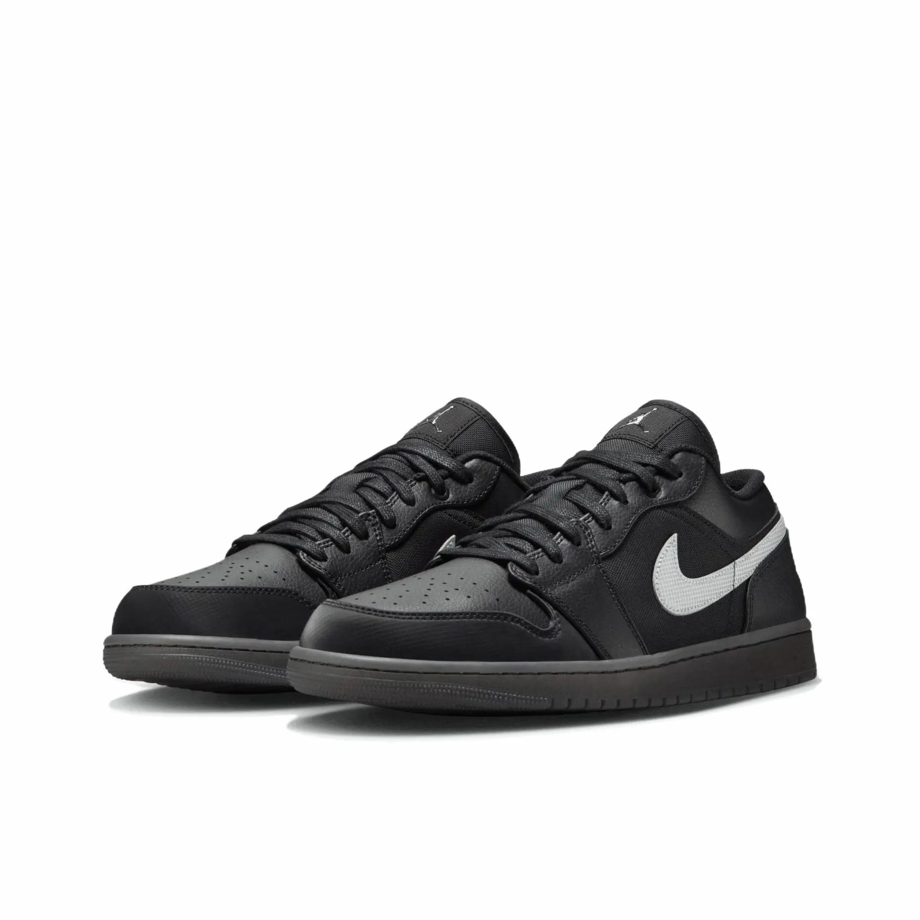 Jordan Air Jordan 1 Slip Resistant, Abrasion Resistant, Breathable Low top Basketball Shoes Unisex Black