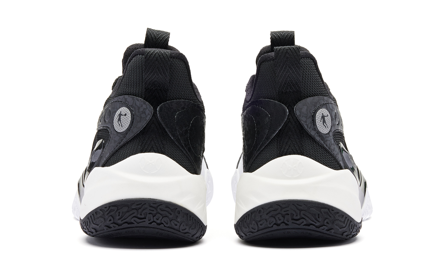 QIAODAN Halberd 6TEAM Fabric Cushioning Slip Resistant Low top Basketball Shoes Men’s Jordan White