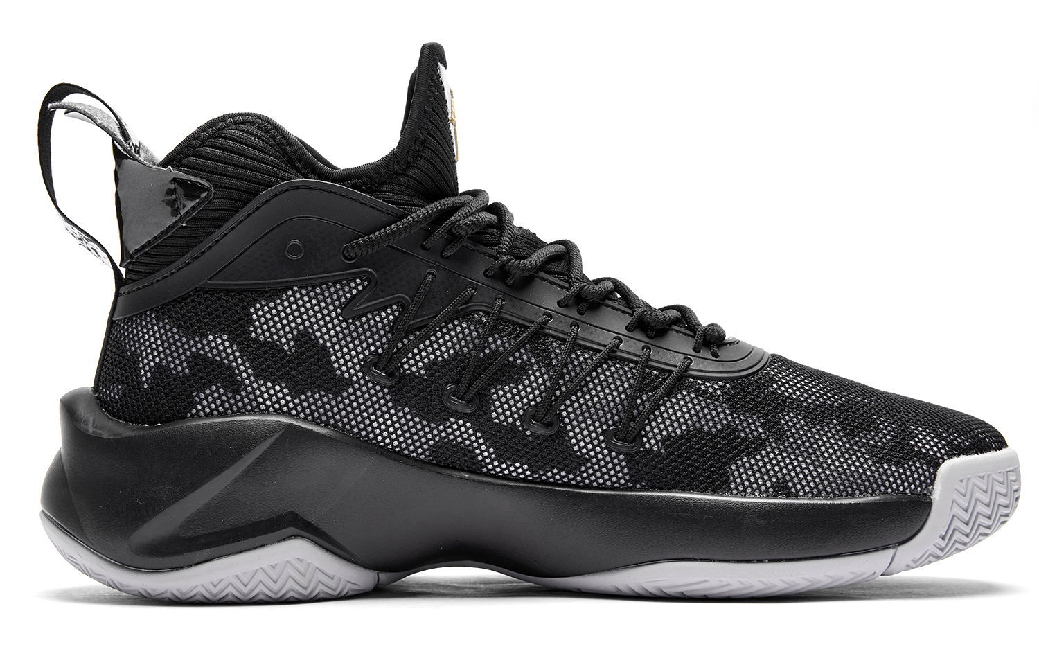 QIAODAN Broken Shadow 1.0 Basketball Shoes Men’s Low Top Black Gold