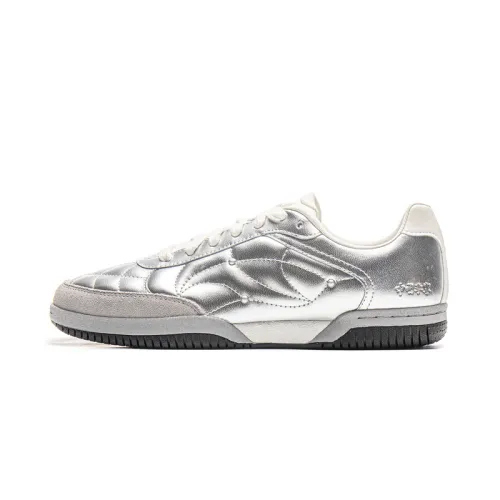 Li Ning Cushioning Slip Resistant Abrasion Resistant Low top Table Tennis Shoes Unisex Silver