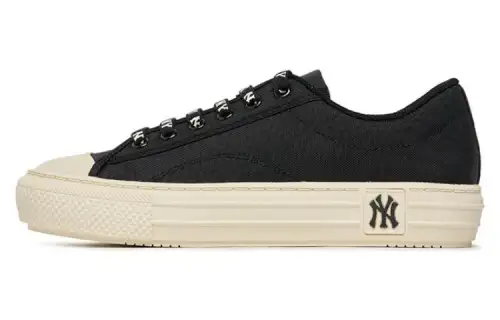 MLB Playball Slip Resistant Abrasion Resistant Low top Canvas Shoes Unisex Black Beige