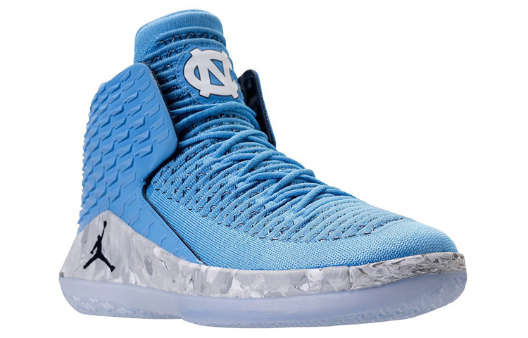 Мужские кроссовки Jordan Air Jordan 32 UNC (сине-белые) — фото 3