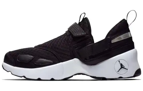 Jordan Trunner Lx Black White Sole