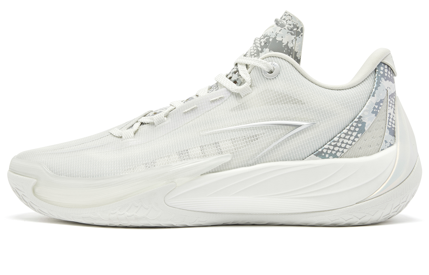 QIAODAN Poisonous Fangs 3.5 White Snake, Year Of The Snake Limited Edition Low top Basketball Shoes Men’s White Silver