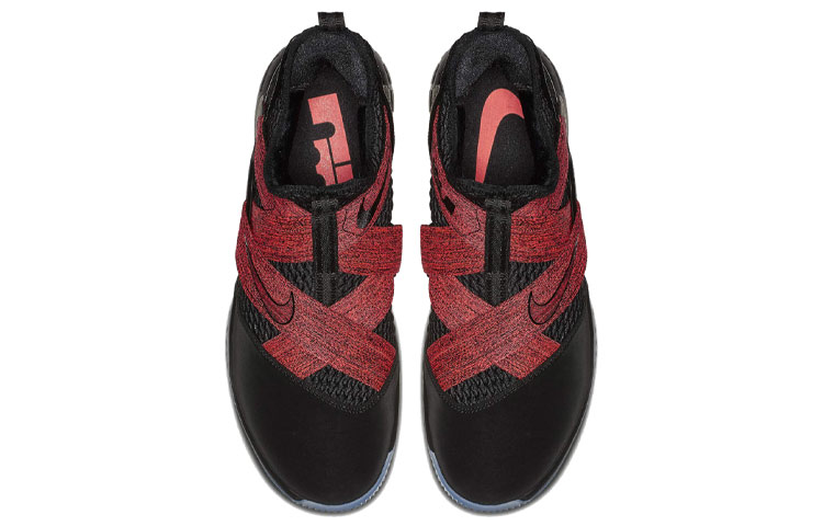 Мужские кроссовки Nike zoom soldier 12 (черно-красные) — фото 3