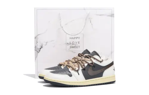 Jordan Air Jordan 1 Slip Resistant Abrasion Resistant Low top Vintage Basketball Shoes Women's Black White