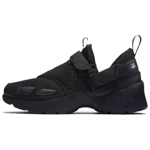 Jordan Trunner Lx Triple Black
