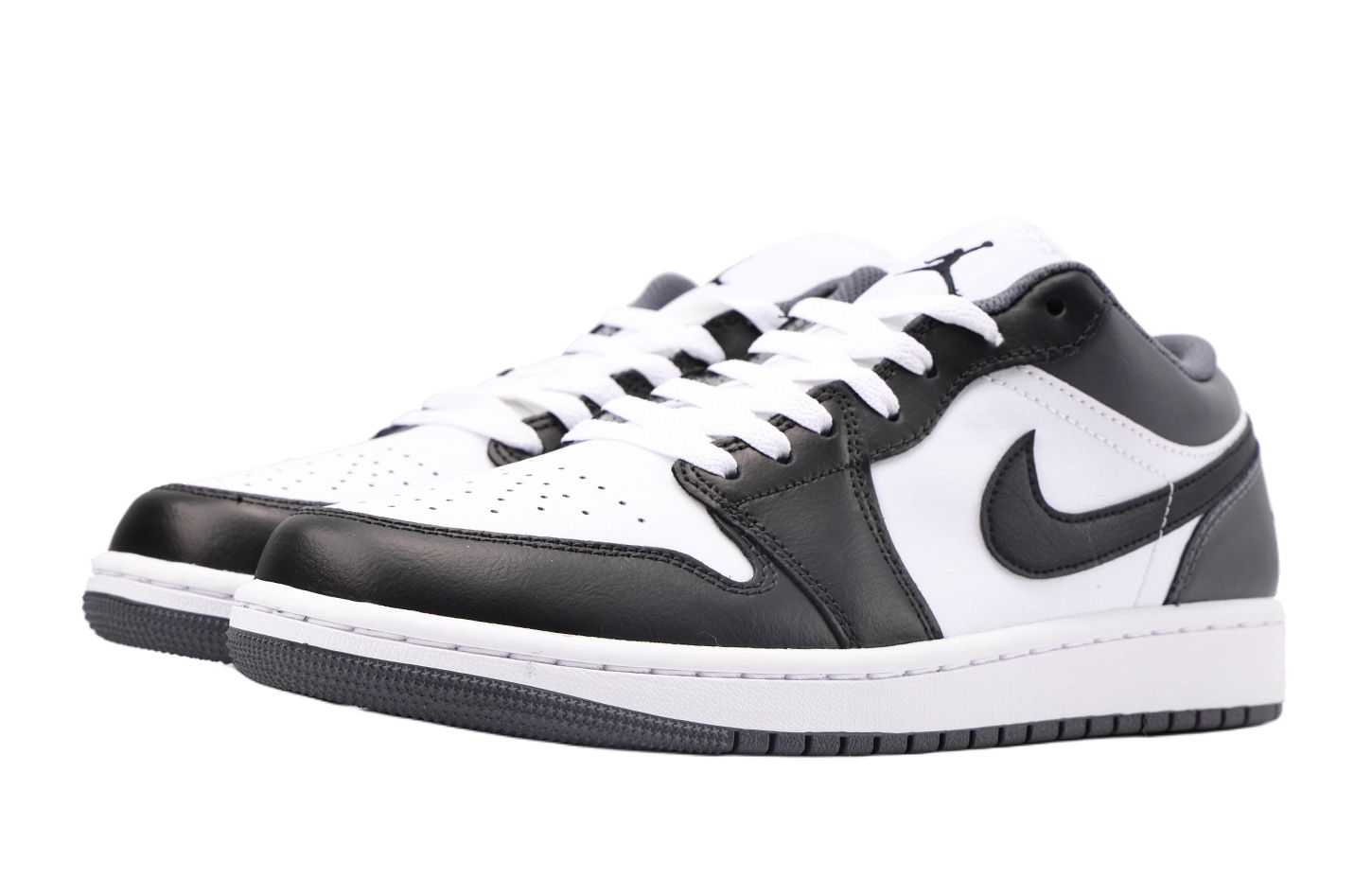 Jordan Air Jordan 1 Leather Slip Resistant Coverage Low top Vintage Basketball Shoes Unisex Black White