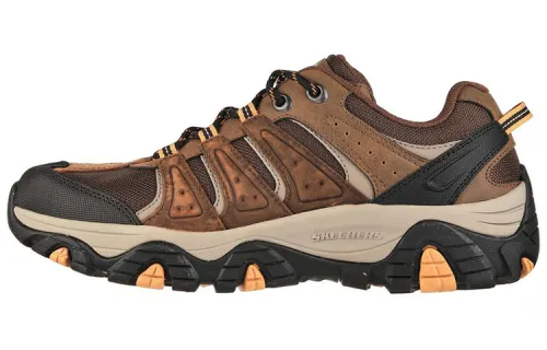 Skechers Relaxed Fit Low top Mountaineering Hiking Shoes Men's Brown