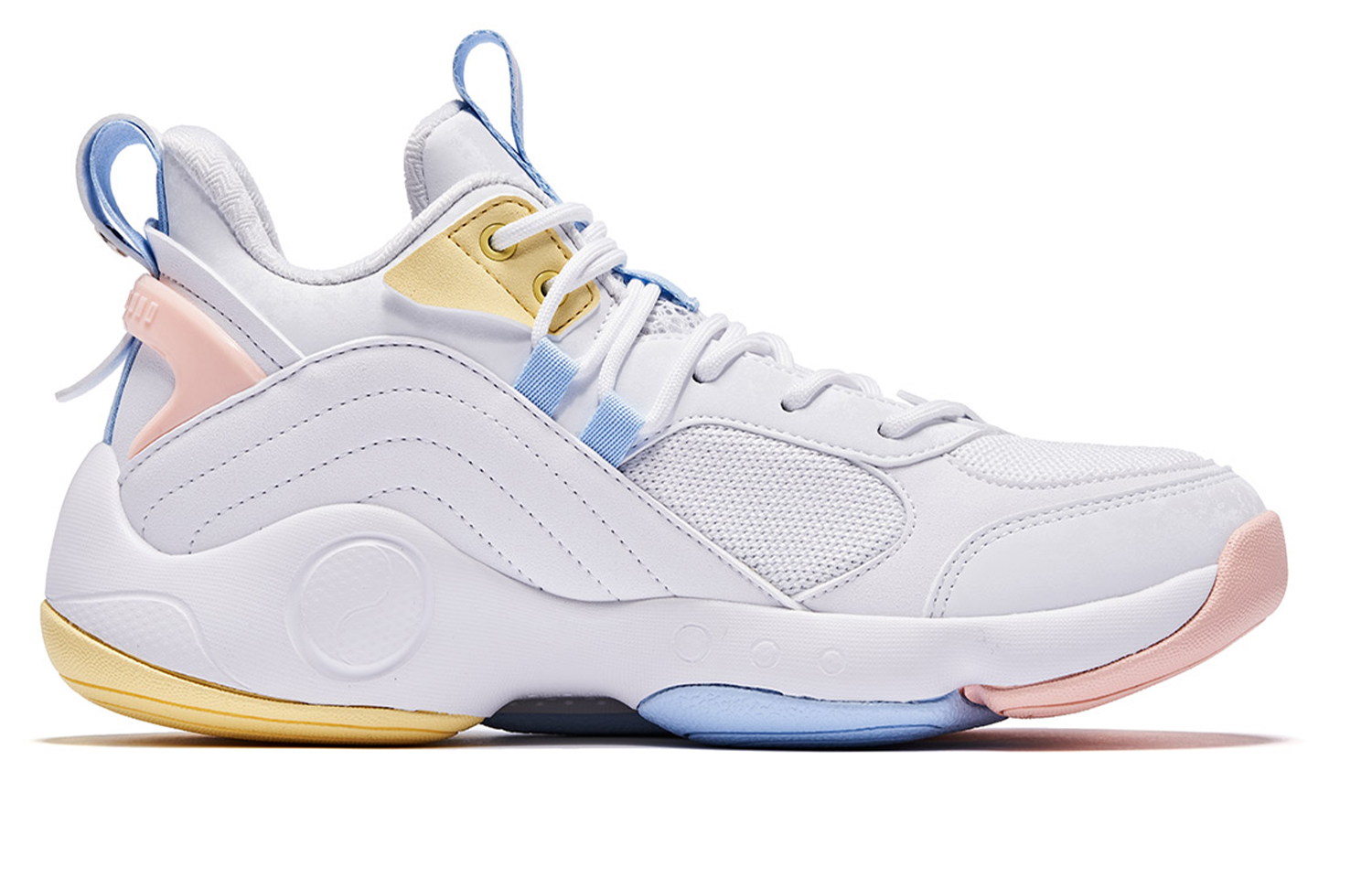 QIAODAN Cushioning Abrasion Resistant Abrasion Resistant Low top Vintage Basketball Shoes Women’s White