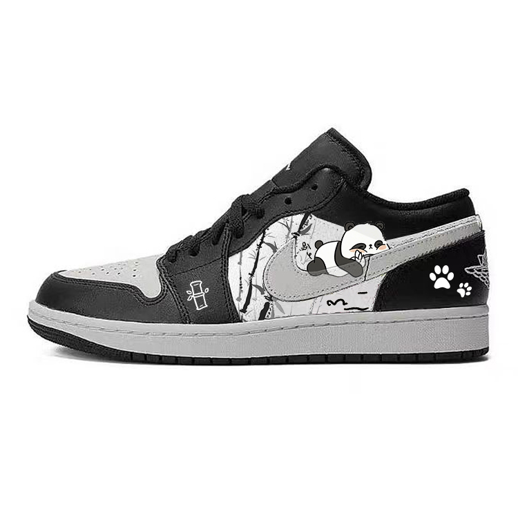 Jordan Air Jordan 1 Slip Resistant Abrasion Resistant Low top Vintage Basketball Shoes Unisex Black White