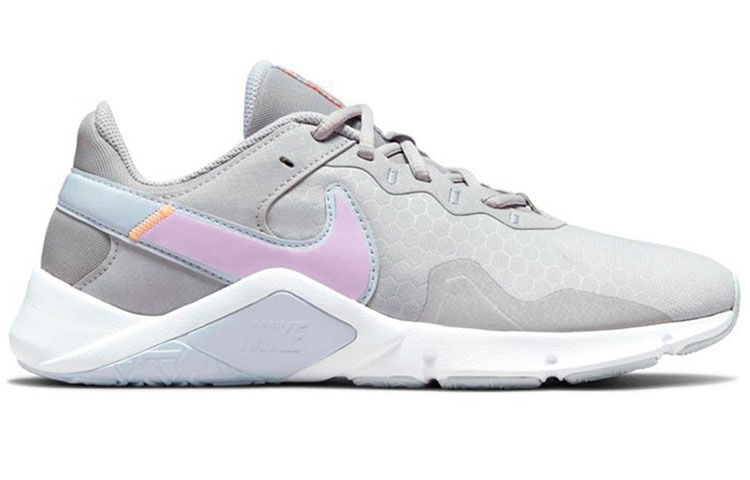 Nike Legend Essential 2 Women’s