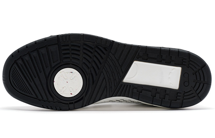 XTEP Abrasion Resistant Low top Basketball Shoes Men’s Black/Sail White