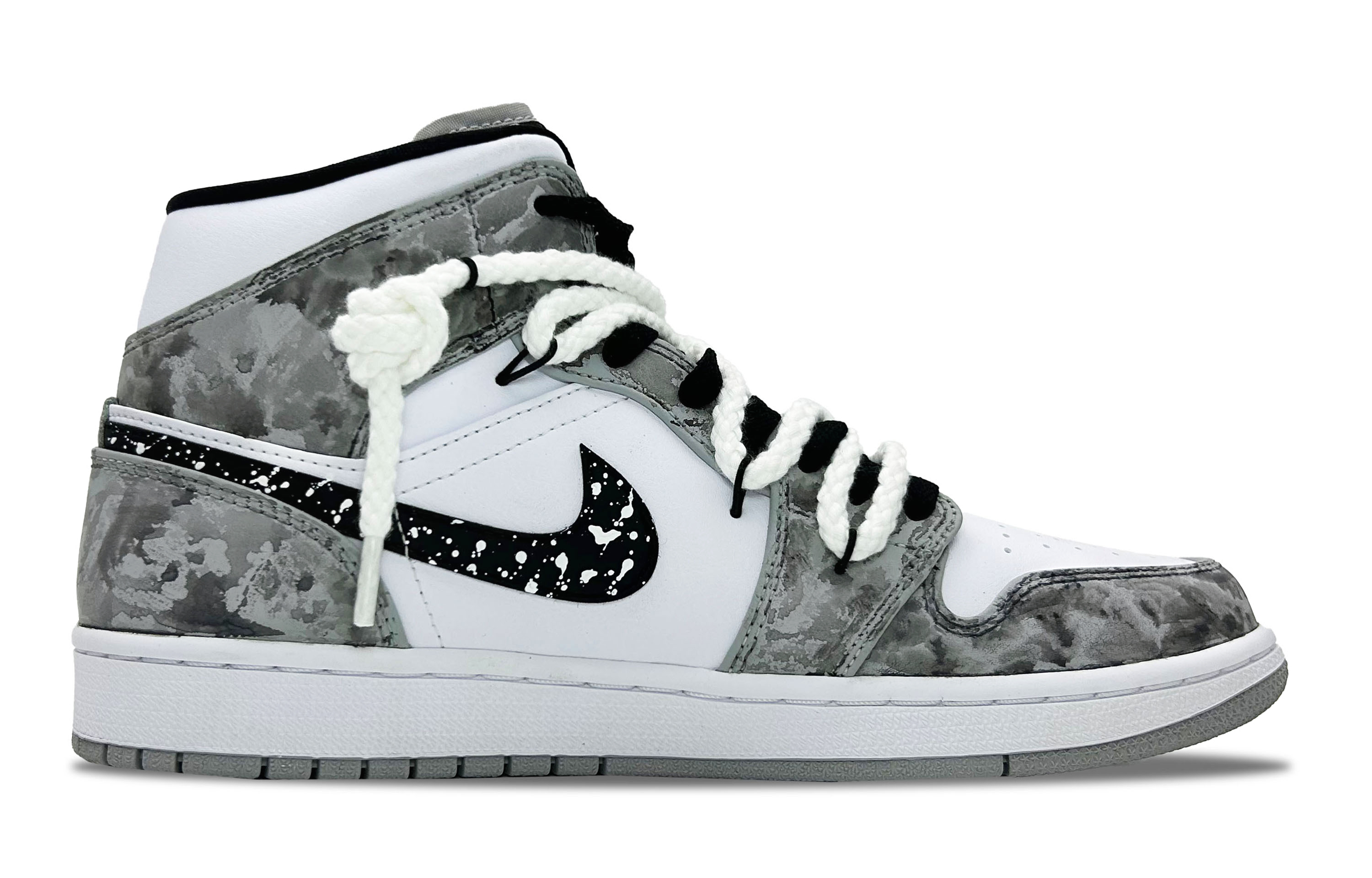 Jordan Air Jordan 1 Cushioning Mid top Vintage Basketball Shoes Men’s Black White