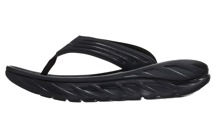 Мужские шлепанцы HOKA Ora Recovery Flip (черные)
