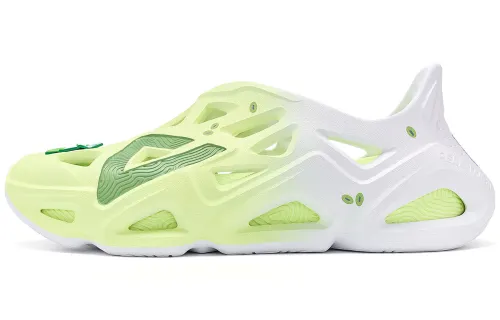 PEAK Taichi, Chinese Ice Point Collection EVA Clogs Men's Verdant Green