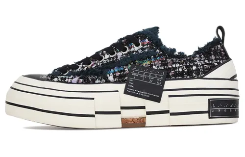 VESSEL Low top Canvas Shoes Unisex Black