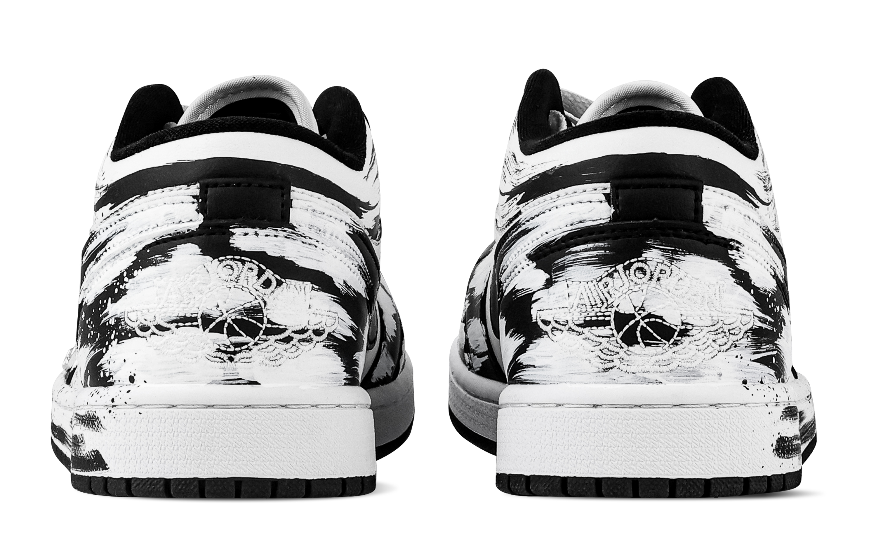 Jordan Air Jordan 1 Black Sail Sets Sail Abrasion Resistant Low top Vintage Basketball Shoes Unisex Black White