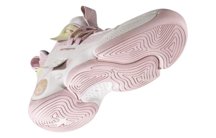 QIAODAN Comfortable Cushioning, Wear Resistant Low top Basketball Shoes Women’s White Pink