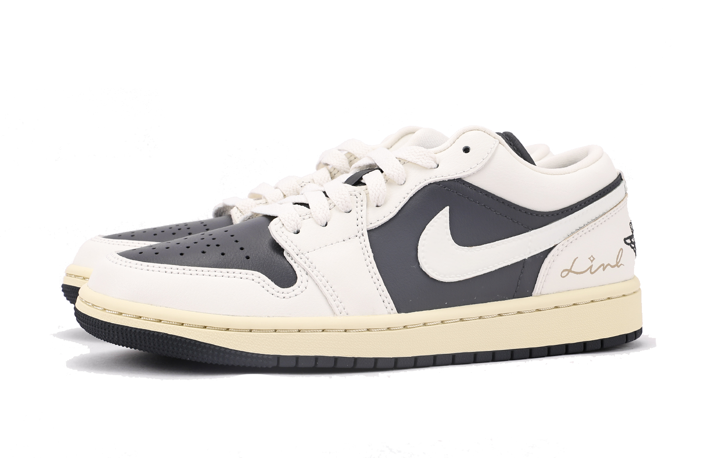Jordan Air Jordan 1 Slip Resistant Abrasion Resistant Low top Vintage Basketball Shoes Women’s Black White
