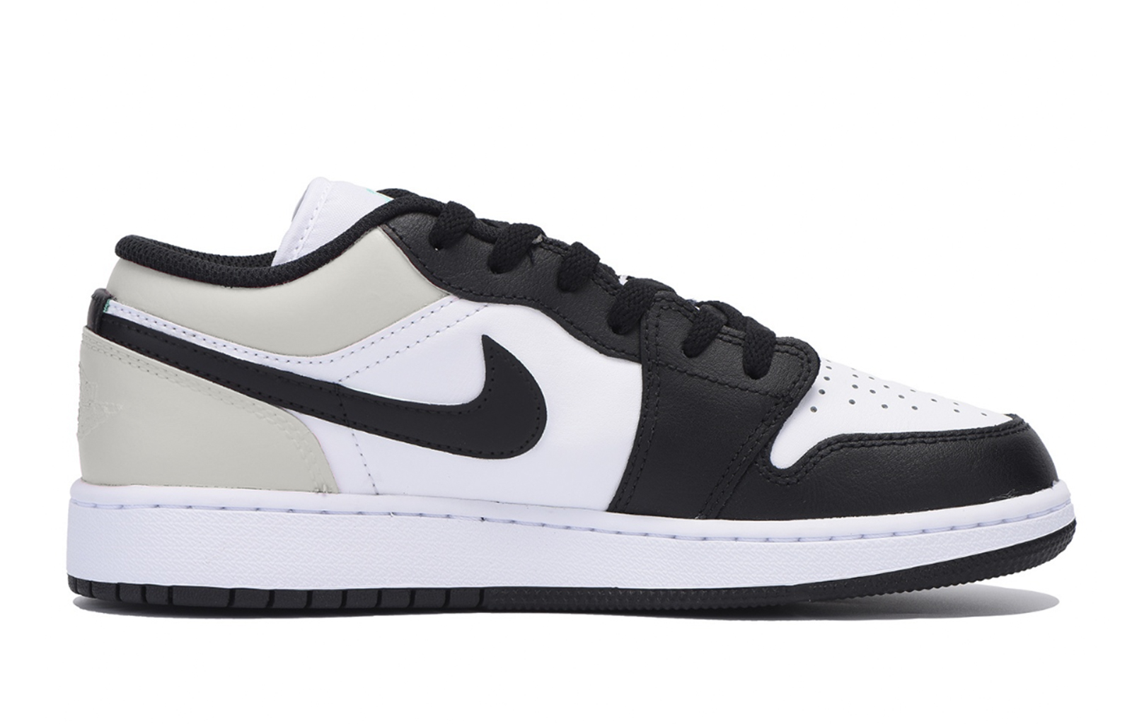 Jordan Air Jordan 1 Low top Vintage Basketball Shoes Men’s White