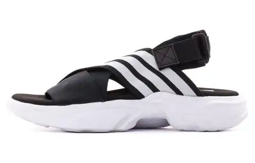 Adidas Wmns Magmur 'Black White' Women's